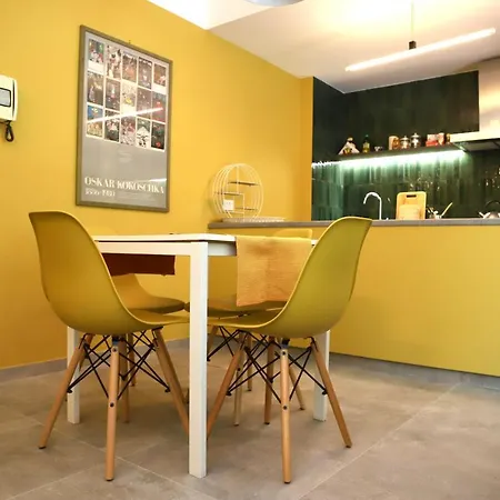 Delmirani's Book - Vatican View דירה *