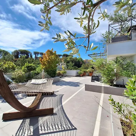 Delmirani's Book - Vatican View Apartment Rom