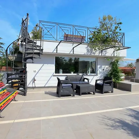 Delmirani's Book - Vatican View