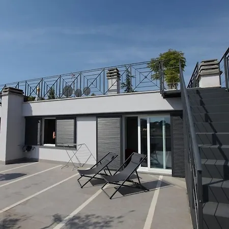 Delmirani's Book - Vatican View דירה